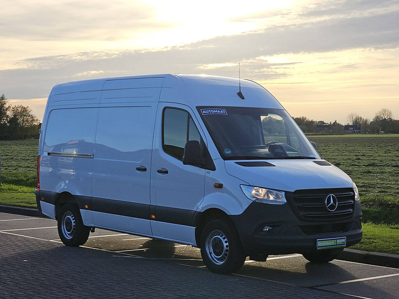 Mercedes-Benz Sprinter 317 L2H2 RWD Mbux10 - Fourgon utilitaire: photos 5 Mercedes-Benz Sprinter 317 L2H2 RWD Mbux10 - Fourgon utilitaire: photos 5
