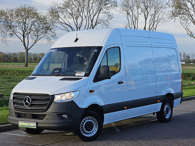 Mercedes-Benz Sprinter 317 L2H2 RWD Mbux10 - Fourgon utilitaire: photos 2 Mercedes-Benz Sprinter 317 L2H2 RWD Mbux10 - Fourgon utilitaire: photos 2