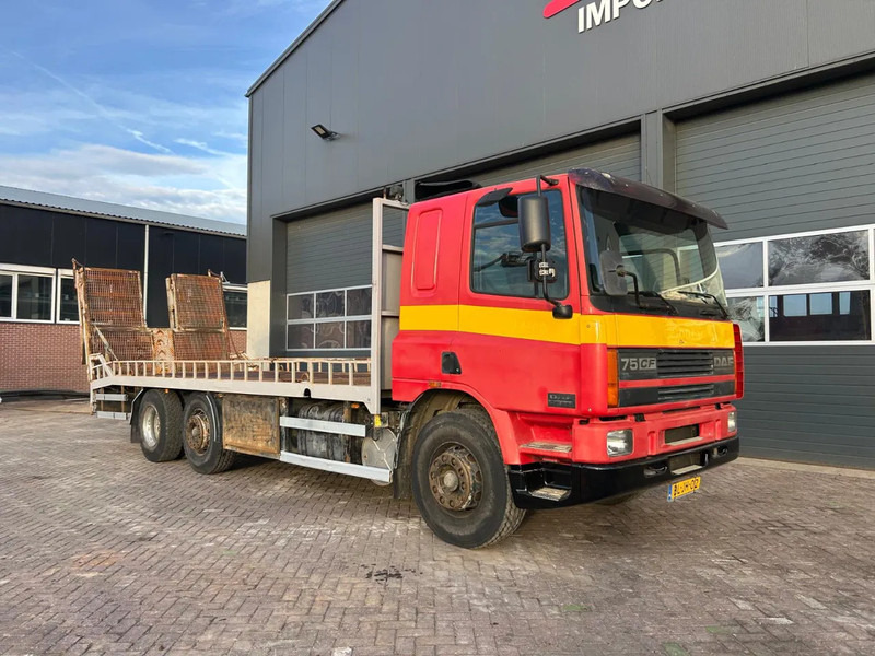 DAF CF75.250 - Camion porte-voitures: photos 2 DAF CF75.250 - Camion porte-voitures: photos 2