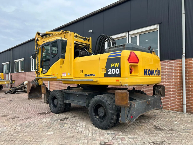 Komatsu PW200 - Pelle sur pneus: photos 2 Komatsu PW200 - Pelle sur pneus: photos 2