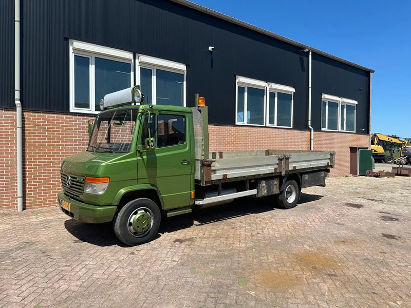 Mercedes-Benz Vario 816D - Camion plateau: photos 1 Mercedes-Benz Vario 816D - Camion plateau: photos 1