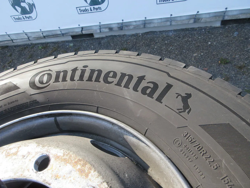 Continental 315/70R 22.5 CONTINENTAL BANDEN 4 STUKS MET STAAL WIEL - Pneu pour Camion: photos 2 Continental 315/70R 22.5 CONTINENTAL BANDEN 4 STUKS MET STAAL WIEL - Pneu pour Camion: photos 2