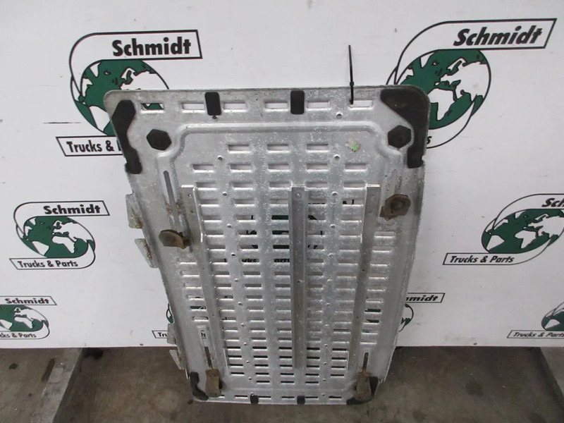DAF 1940882 TRAANPLAAT MIDDENDEEL DAF XF 460 EURO 6 - Frame/ Châssis pour Camion: photos 4 DAF 1940882 TRAANPLAAT MIDDENDEEL DAF XF 460 EURO 6 - Frame/ Châssis pour Camion: photos 4
