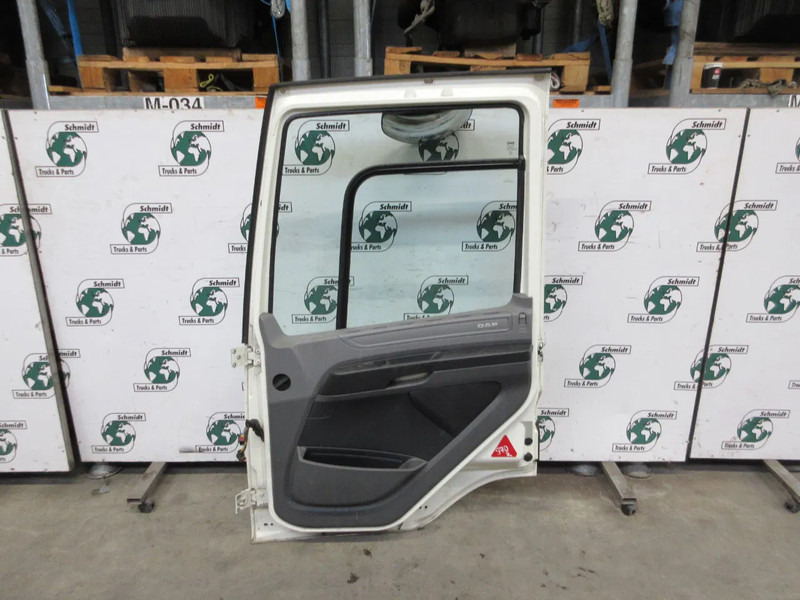 DAF 1950971 DEUR DAF CF 450 MODEL 2020 RECHTS - Portière et pièces pour Camion: photos 4 DAF 1950971 DEUR DAF CF 450 MODEL 2020 RECHTS - Portière et pièces pour Camion: photos 4