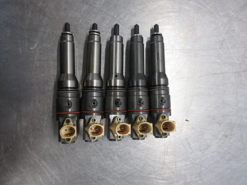 DAF 2005596 INJECTOR DAF MX 13 U2 460 PK EURO 6 5X OPVOORRAAD - Filtre à carburant pour Camion: photos 3 DAF 2005596 INJECTOR DAF MX 13 U2 460 PK EURO 6 5X OPVOORRAAD - Filtre à carburant pour Camion: photos 3