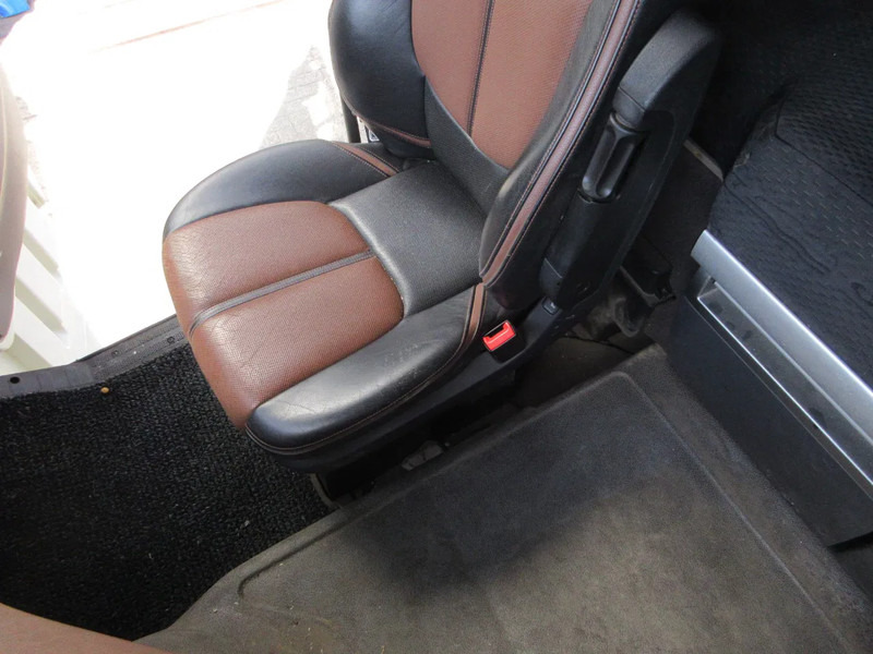 DAF 2109118 // 2109134 LEER LUX STOEL LUCHTGEVEEER RECHTS EN LINKS EURO 6 - Siège pour Camion: photos 4 DAF 2109118 // 2109134 LEER LUX STOEL LUCHTGEVEEER RECHTS EN LINKS EURO 6 - Siège pour Camion: photos 4