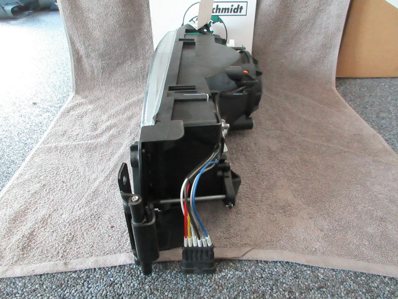 Iveco 500340408 KOPLAMP IVECO EUROTECH MODEL EURO 2 NIEUWE !! LINKS - Feu avant pour Camion: photos 4 Iveco 500340408 KOPLAMP IVECO EUROTECH MODEL EURO 2 NIEUWE !! LINKS - Feu avant pour Camion: photos 4