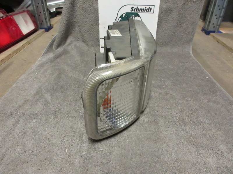 Iveco 504238496 KOPLAMP IVECO EURO 5 RECHTS - Feu avant pour Camion: photos 2 Iveco 504238496 KOPLAMP IVECO EURO 5 RECHTS - Feu avant pour Camion: photos 2