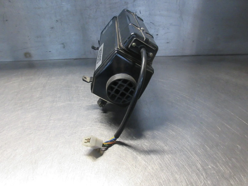 Iveco HL2011 STANDKACHEL DEMO! - Chauffage/ Ventilation pour Camion: photos 4 Iveco HL2011 STANDKACHEL DEMO! - Chauffage/ Ventilation pour Camion: photos 4