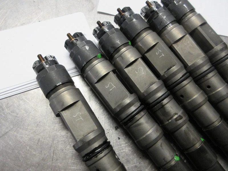 MAN 51.10100-9127 /51 10100-6127 // 51.10100-6079 MAN INJECTORS 6 X OP VOORRAAD MODEL EURO 6 - Filtre à carburant pour Camion: photos 2 MAN 51.10100-9127 /51 10100-6127 // 51.10100-6079 MAN INJECTORS 6 X OP VOORRAAD MODEL EURO 6 - Filtre à carburant pour Camion: photos 2