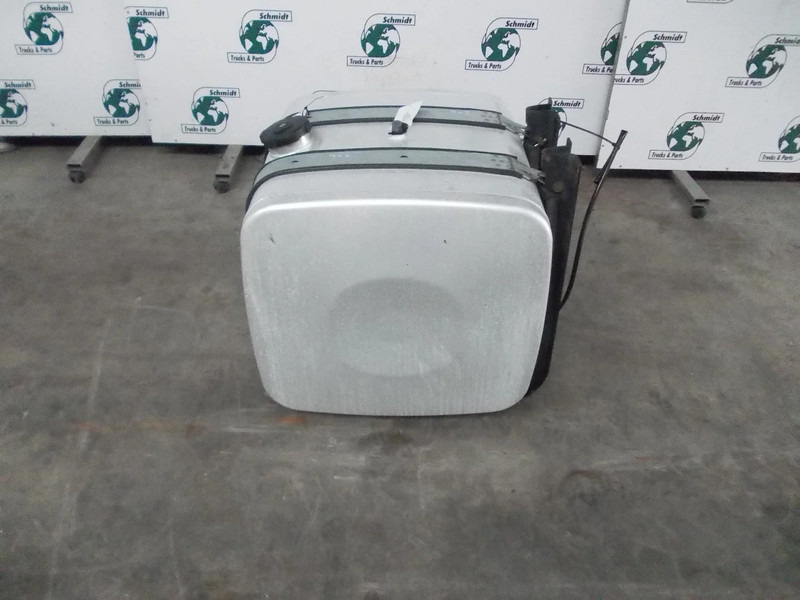 MAN 81.12201-5867 // 250 LITER TANK MAN TGX TGS EURO 6 - Réservoir de carburant pour Camion: photos 2 MAN 81.12201-5867 // 250 LITER TANK MAN TGX TGS EURO 6 - Réservoir de carburant pour Camion: photos 2