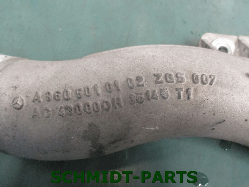 Mercedes-Benz A 960 501 01 02 Inlaatbuis - Système de refroidissement pour Camion: photos 2 Mercedes-Benz A 960 501 01 02 Inlaatbuis - Système de refroidissement pour Camion: photos 2