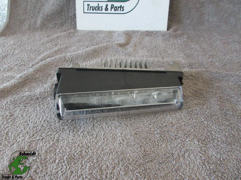 Mercedes-Benz A 960 820 31 56 LED LAMP BUMPER MERCEDES MP4 EURO 6 NIEUWE & EN GEBRUIKT - Feu anti-brouillard pour Camion: photos 1 Mercedes-Benz A 960 820 31 56 LED LAMP BUMPER MERCEDES MP4 EURO 6 NIEUWE & EN GEBRUIKT - Feu anti-brouillard pour Camion: photos 1