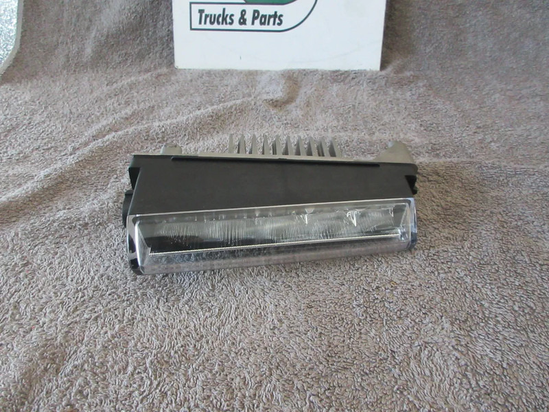 Mercedes-Benz A 960 820 31 56 LED LAMP BUMPER MERCEDES MP4 EURO 6 NIEUWE & EN GEBRUIKT - Feu anti-brouillard pour Camion: photos 3 Mercedes-Benz A 960 820 31 56 LED LAMP BUMPER MERCEDES MP4 EURO 6 NIEUWE & EN GEBRUIKT - Feu anti-brouillard pour Camion: photos 3