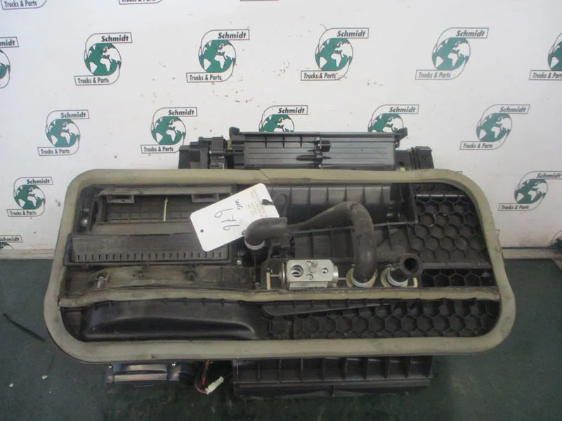 Mercedes-Benz A 960 830 22 60 KACHEL HUIS MP 4 EURO 6 - Chauffage/ Ventilation pour Camion: photos 4 Mercedes-Benz A 960 830 22 60 KACHEL HUIS MP 4 EURO 6 - Chauffage/ Ventilation pour Camion: photos 4