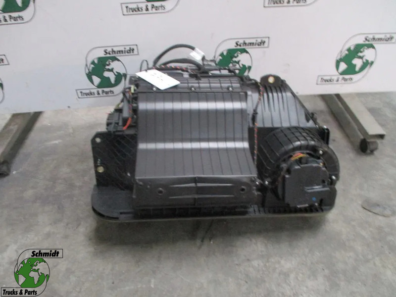 Mercedes-Benz A 960 830 22 60 KACHEL HUIS MP 4 EURO 6 - Chauffage/ Ventilation pour Camion: photos 1 Mercedes-Benz A 960 830 22 60 KACHEL HUIS MP 4 EURO 6 - Chauffage/ Ventilation pour Camion: photos 1