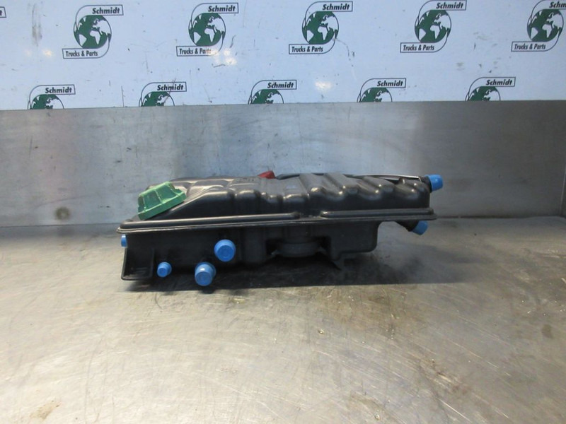 Mercedes-Benz A 970 500 02 49 EXPANSIEVAT - Vase d'expansion pour Camion: photos 4 Mercedes-Benz A 970 500 02 49 EXPANSIEVAT - Vase d'expansion pour Camion: photos 4