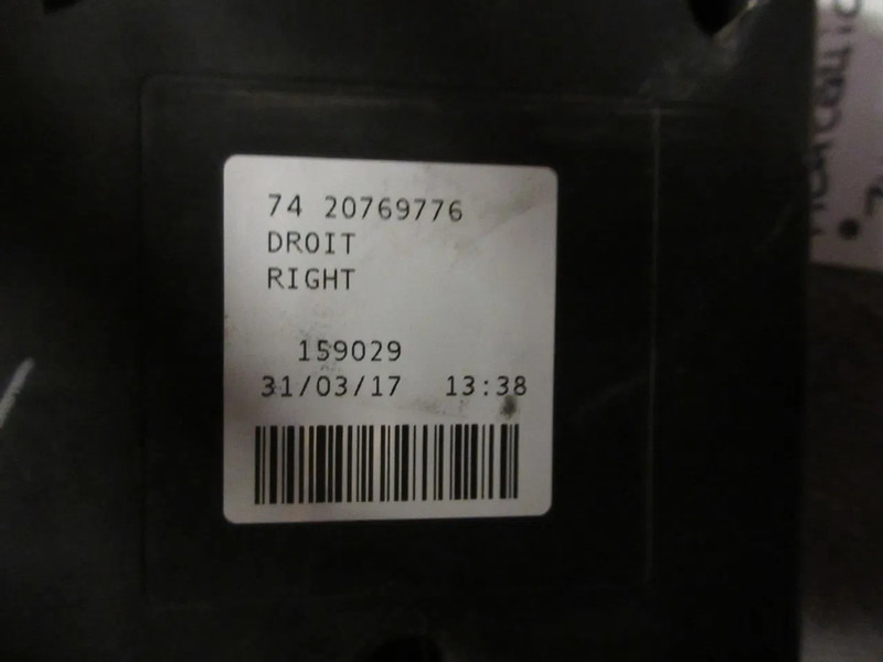 Renault 7420769776 ACHTERLAMP RENAULT T SERIE MODEL 2018 RECHTS - Feu arrière pour Camion: photos 5 Renault 7420769776 ACHTERLAMP RENAULT T SERIE MODEL 2018 RECHTS - Feu arrière pour Camion: photos 5