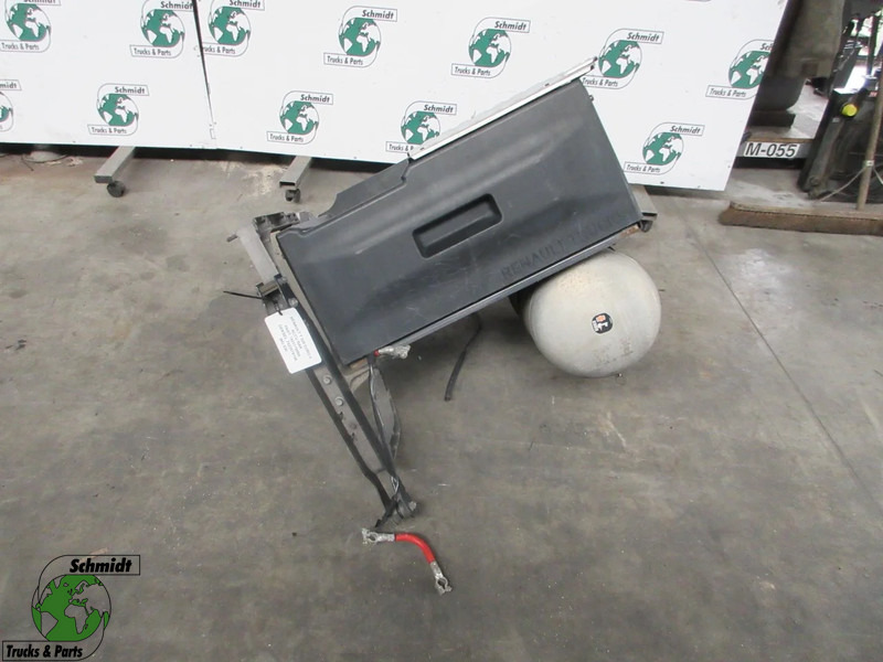 Renault 7423176068//7422078106 ACCU BAK RENAULT T 520 EURO 6 MODEL 2020 - Frame/ Châssis pour Camion: photos 1 Renault 7423176068//7422078106 ACCU BAK RENAULT T 520 EURO 6 MODEL 2020 - Frame/ Châssis pour Camion: photos 1