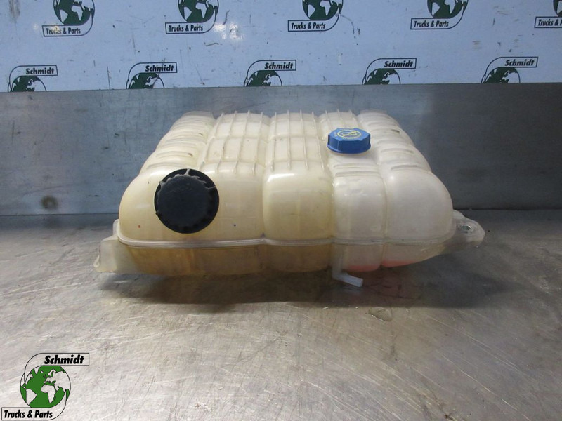 Renault T-SERIE 7422430044 EXPANSIEVAT EURO 6 - Vase d'expansion pour Camion: photos 1 Renault T-SERIE 7422430044 EXPANSIEVAT EURO 6 - Vase d'expansion pour Camion: photos 1
