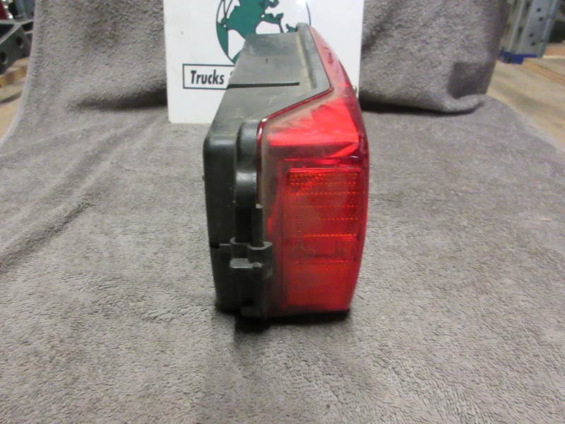 Volvo 20507623 ACHTERLAMP VOLVO FH 460 EURO 6 LINKS - Feu arrière pour Camion: photos 2 Volvo 20507623 ACHTERLAMP VOLVO FH 460 EURO 6 LINKS - Feu arrière pour Camion: photos 2