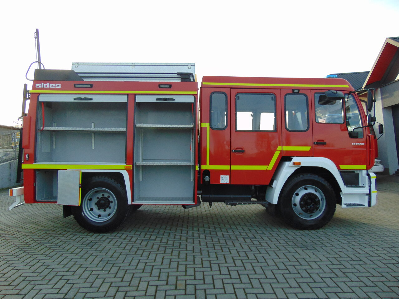 Camion de pompier MAN LE250B SIDES: photos 9 Camion de pompier MAN LE250B SIDES: photos 9