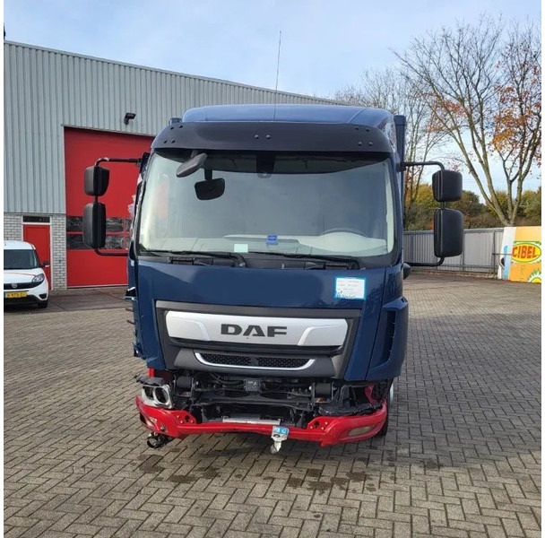 DAF LF 210 / ENGINE RUNNING / ONLY:120371 KM / PLATFORM:1000 KG / LWDS / AIRCO / AUTOMATIC / EURO-6 / 2022 - Camion fourgon: photos 2 DAF LF 210 / ENGINE RUNNING / ONLY:120371 KM / PLATFORM:1000 KG / LWDS / AIRCO / AUTOMATIC / EURO-6 / 2022 - Camion fourgon: photos 2