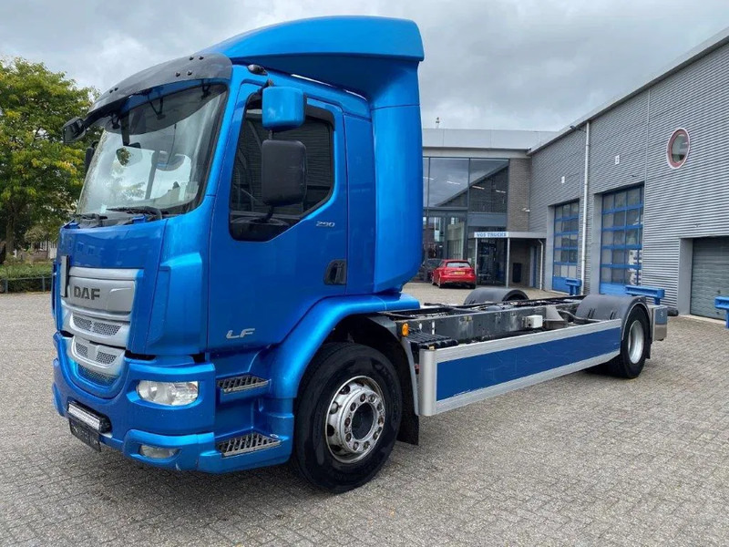 DAF LF290 / ONLY:429873KM / LWDS / GOOD TYRES / AUTOMATIC / EURO-6 / 2018 - Châssis cabine: photos 1 DAF LF290 / ONLY:429873KM / LWDS / GOOD TYRES / AUTOMATIC / EURO-6 / 2018 - Châssis cabine: photos 1