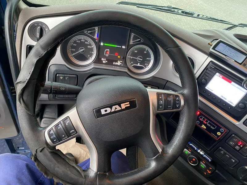 Camion ampliroll DAF XF106-530 8X2 / AJK HOOKLIFT 25000KG / 9 TON FRONT AXLE / NAVI / ONLY:612482 KM / SSC / AUTOMATIC / EURO-6 / 2019: photos 16