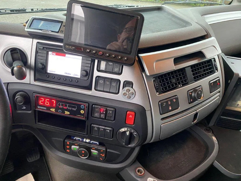 Camion ampliroll DAF XF106-530 8X2 / AJK HOOKLIFT 25000KG / 9 TON FRONT AXLE / NAVI / ONLY:612482 KM / SSC / AUTOMATIC / EURO-6 / 2019: photos 18