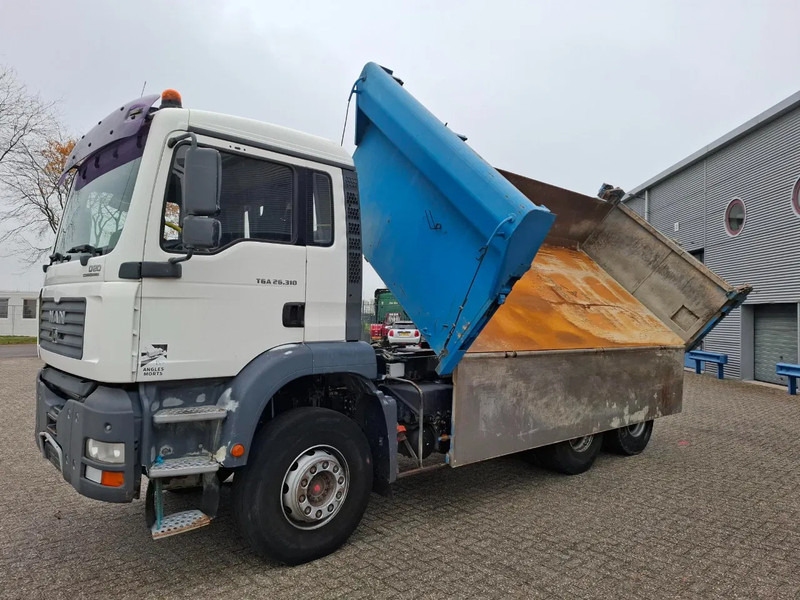 MAN TGA 26.310 / 6X4 / 2XBIG AXLE / 2SIDE TIPPER / ONLY:545423 KM / TUV:06-05-2026 / FULL-STEEL / AIRCO / MANUAL / EURO-4 / 2005 - Camion benne: photos 2 MAN TGA 26.310 / 6X4 / 2XBIG AXLE / 2SIDE TIPPER / ONLY:545423 KM / TUV:06-05-2026 / FULL-STEEL / AIRCO / MANUAL / EURO-4 / 2005 - Camion benne: photos 2