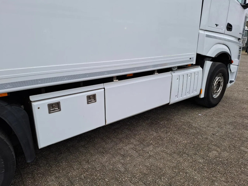 Camion fourgon Mercedes-Benz Actros 2843 / NL TRUCK / TUV:08-01-2026 / LIFT+LENKACHSE / SMART TACHO / NAVI / PLATFORM 1500 KG / 2XBED / EURO-6 / 2015: photos 14