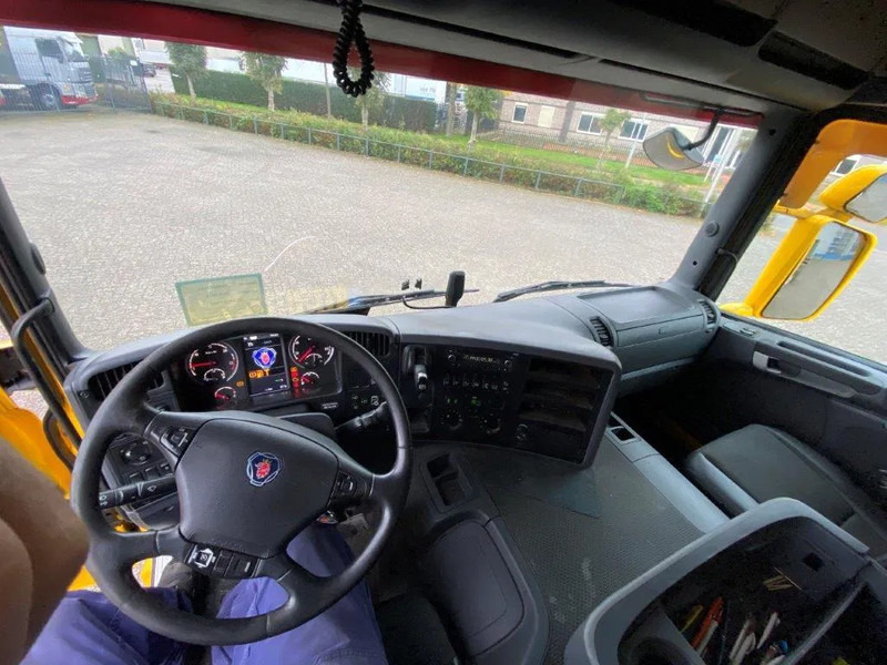 Photo d'intérieur 1: Châssis cabine Scania P250 / NL TRUCK / LWDS / FULL-AIR / GOOD CONDITION / AUTOMATIC / EURO-6 / 2015