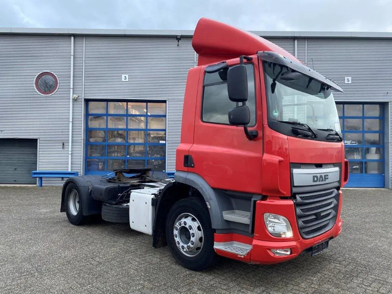 DAF CF400 / GERMAN TRUCK / DEB / ACC / LWDS / AIRCO / ONLY: 557995 KM / AUTOMATIC / EURO-6 / 2016 - Tracteur routier: photos 2 DAF CF400 / GERMAN TRUCK / DEB / ACC / LWDS / AIRCO / ONLY: 557995 KM / AUTOMATIC / EURO-6 / 2016 - Tracteur routier: photos 2