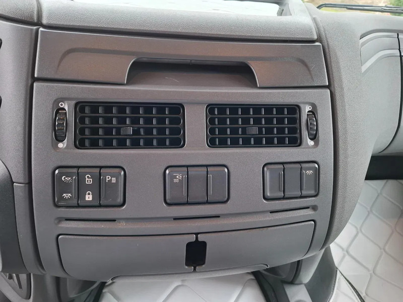 Tracteur routier DAF XF106-460 / DEB / TUV:20-01-2026 / 753438 KM / FRIDGE / ACC / LWDS / GEN2 V2 TACHO / ALCOA / AUTOMATIC / EURO-6 / 2017: photos 19