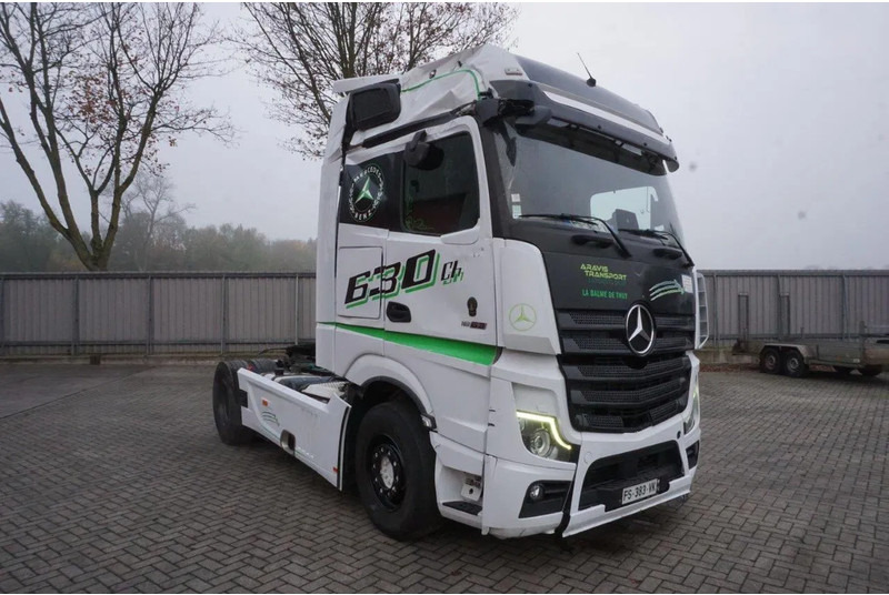 Mercedes-Benz ACTROS 1863 / ENGINE RUNNING / RETARDER/ HYDRAULICS / ONLY: 268593KM / GIGA-SPACE / MIRRORCAM / AUTOMATIC / EURO-6 / 2020 - Tracteur routier: photos 2 Mercedes-Benz ACTROS 1863 / ENGINE RUNNING / RETARDER/ HYDRAULICS / ONLY: 268593KM / GIGA-SPACE / MIRRORCAM / AUTOMATIC / EURO-6 / 2020 - Tracteur routier: photos 2
