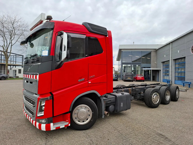 Volvo FH16-750 / VEB+ / ONLY:349761 KM / 9TON FRONT AXLE / INLINER / TECHNICAL 60TON / FULL-AIR / AUTOMATIC / EURO-6 / 2016 - Châssis cabine: photos 1 Volvo FH16-750 / VEB+ / ONLY:349761 KM / 9TON FRONT AXLE / INLINER / TECHNICAL 60TON / FULL-AIR / AUTOMATIC / EURO-6 / 2016 - Châssis cabine: photos 1
