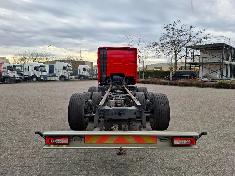 Volvo FH16-750 / VEB+ / ONLY:349761 KM / 9TON FRONT AXLE / INLINER / TECHNICAL 60TON / FULL-AIR / AUTOMATIC / EURO-6 / 2016 - Châssis cabine: photos 4 Volvo FH16-750 / VEB+ / ONLY:349761 KM / 9TON FRONT AXLE / INLINER / TECHNICAL 60TON / FULL-AIR / AUTOMATIC / EURO-6 / 2016 - Châssis cabine: photos 4