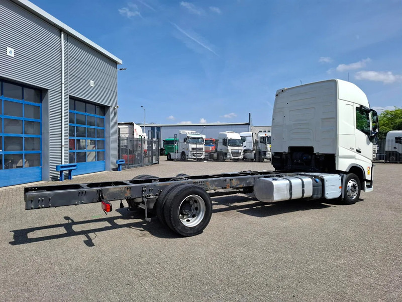 Volvo FH4-420 / PTO / DOUBLE TANK / I-PARKCOOL / VEB+ / LWDS / TUV:10-07-2025 / AUTOMATIC / EURO-6 / 2016 - Châssis cabine: photos 5 Volvo FH4-420 / PTO / DOUBLE TANK / I-PARKCOOL / VEB+ / LWDS / TUV:10-07-2025 / AUTOMATIC / EURO-6 / 2016 - Châssis cabine: photos 5