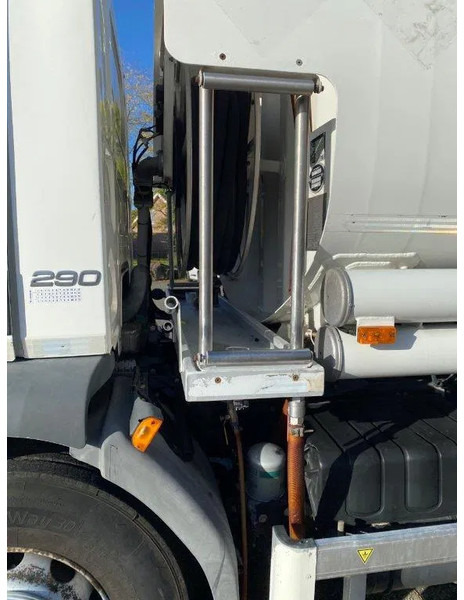 Camion citerne Volvo FL7-290 / 5 COMPARTIMENTS / 13000 LITER TOTAL / PUMP / AUTOMATIC / EURO-5 / 2009: photos 18