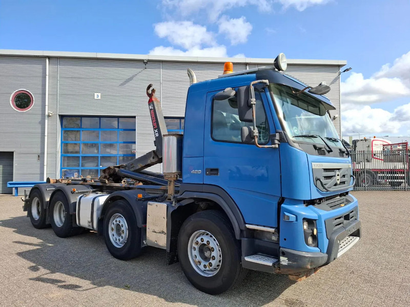 Volvo FMX 13-420 / 8X2 / HIAB 24 TON HOOK / VEB+ / ONLY:387622KM / AIRCO / AUTOMATIC / EURO-5 / 2011 - Camion ampliroll: photos 4 Volvo FMX 13-420 / 8X2 / HIAB 24 TON HOOK / VEB+ / ONLY:387622KM / AIRCO / AUTOMATIC / EURO-5 / 2011 - Camion ampliroll: photos 4