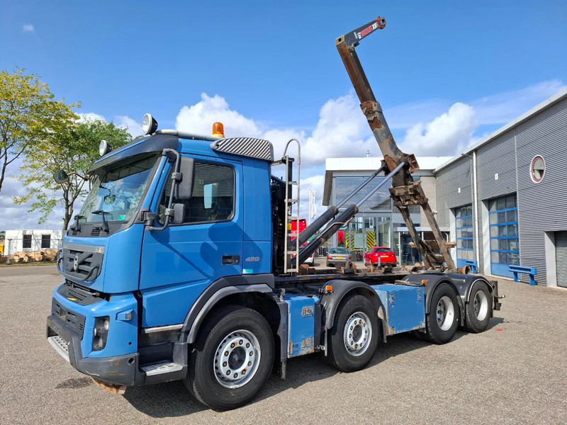 Volvo FMX 13-420 / 8X2 / HIAB 24 TON HOOK / VEB+ / ONLY:387622KM / AIRCO / AUTOMATIC / EURO-5 / 2011 - Camion ampliroll: photos 2 Volvo FMX 13-420 / 8X2 / HIAB 24 TON HOOK / VEB+ / ONLY:387622KM / AIRCO / AUTOMATIC / EURO-5 / 2011 - Camion ampliroll: photos 2