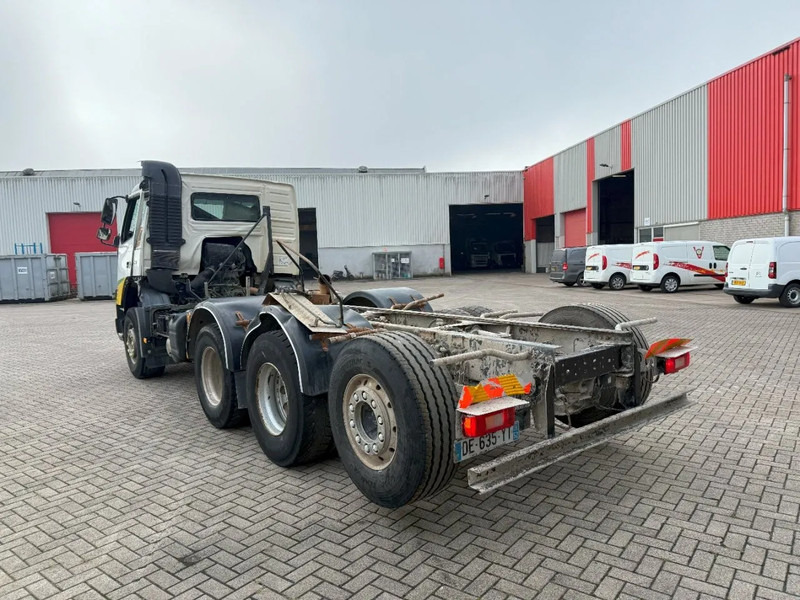 Volvo FMX 450 / ENGINE RUNNING / 8X4 / VEB / ONLY:260642 KM / PTO / LIFT+LENKACHSE / ALCOA / AUTOMATIC / EURO-6 / 2014 - Châssis cabine: photos 3 Volvo FMX 450 / ENGINE RUNNING / 8X4 / VEB / ONLY:260642 KM / PTO / LIFT+LENKACHSE / ALCOA / AUTOMATIC / EURO-6 / 2014 - Châssis cabine: photos 3