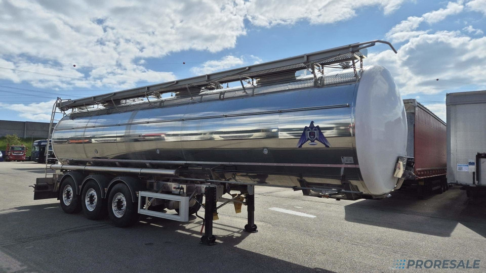 OSTATNÍ SEKA SPSTT/11C/38A1 - Potravinářská cisterna výpustná 31 m3 - 3 komory - Semi-remorque citerne: photos 1 OSTATNÍ SEKA SPSTT/11C/38A1 - Potravinářská cisterna výpustná 31 m3 - 3 komory - Semi-remorque citerne: photos 1