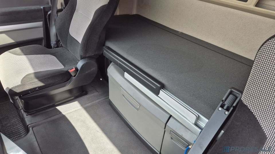 MAN TGX 18.500 XXL LOW DECK EURO 6 - Tracteur routier: photos 5 MAN TGX 18.500 XXL LOW DECK EURO 6 - Tracteur routier: photos 5