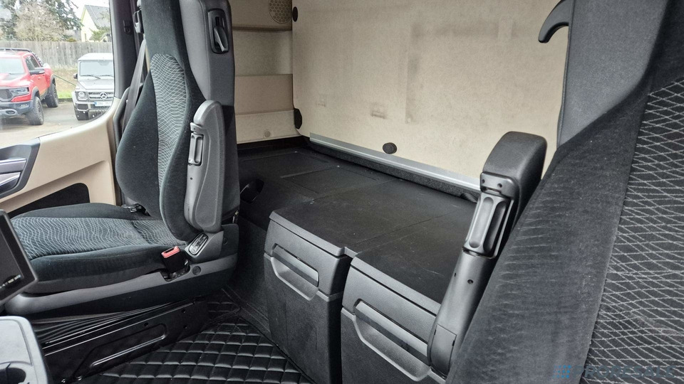 MERCEDES-BENZ ACTROS 1845 LS GIGA EURO 6 - Tracteur routier: photos 5 MERCEDES-BENZ ACTROS 1845 LS GIGA EURO 6 - Tracteur routier: photos 5