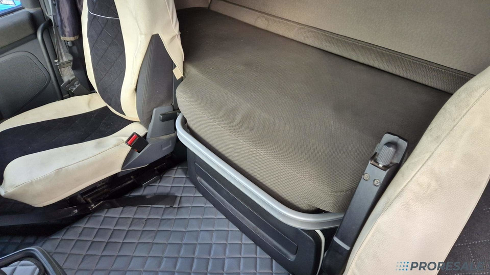 SCANIA R450 N320 HIGH LINE EURO 6 - Tracteur routier: photos 5 SCANIA R450 N320 HIGH LINE EURO 6 - Tracteur routier: photos 5