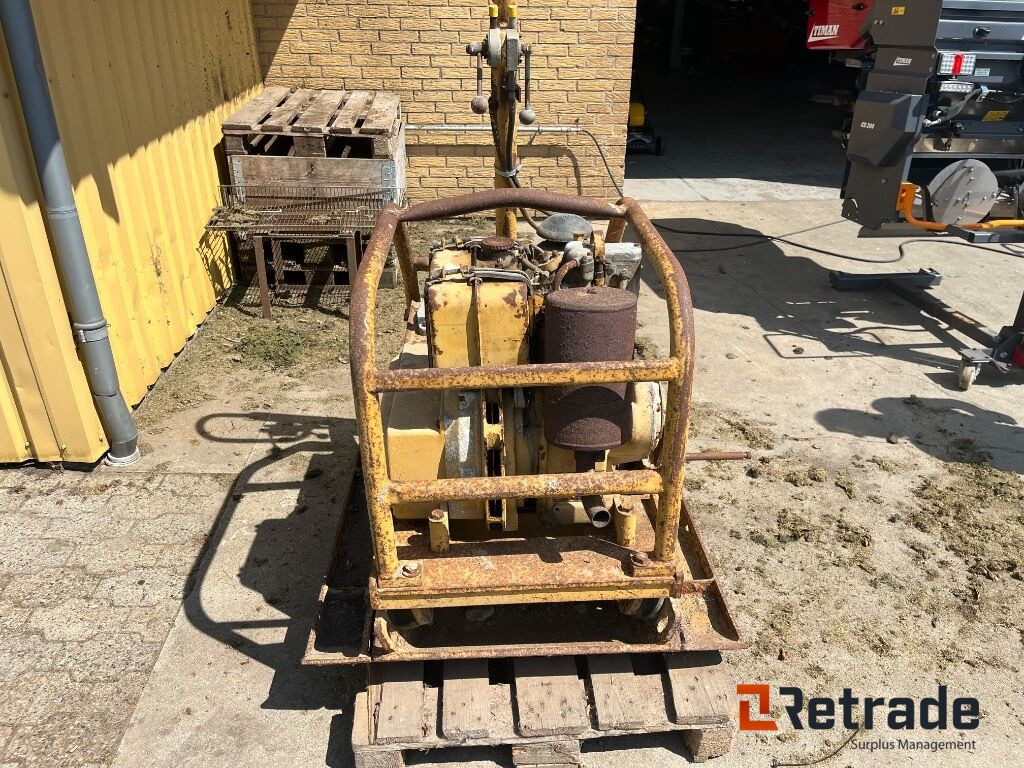 AMMANN DUOMAT pladestamper - Matériel de chantier: photos 4 AMMANN DUOMAT pladestamper - Matériel de chantier: photos 4