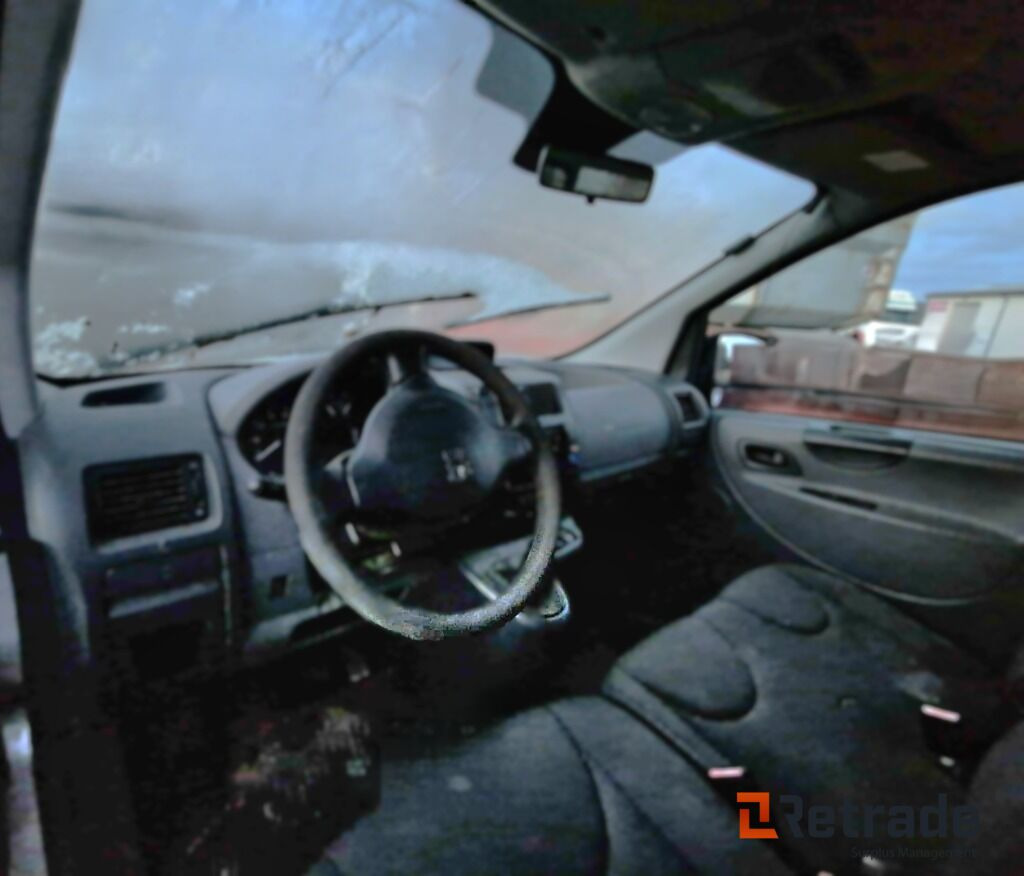 En pen Peugeot Expert 2009-modell - Voiture: photos 5 En pen Peugeot Expert 2009-modell - Voiture: photos 5