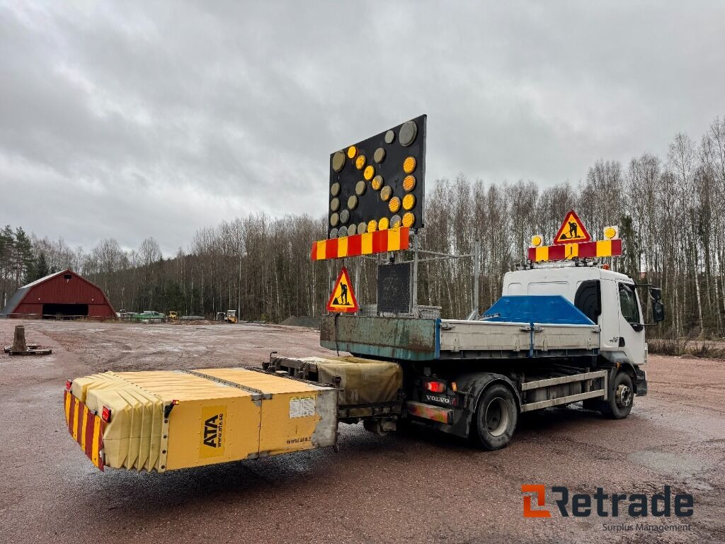 Krokbil Volvo FL 240 TMA utrustad - Camion plateau: photos 4 Krokbil Volvo FL 240 TMA utrustad - Camion plateau: photos 4